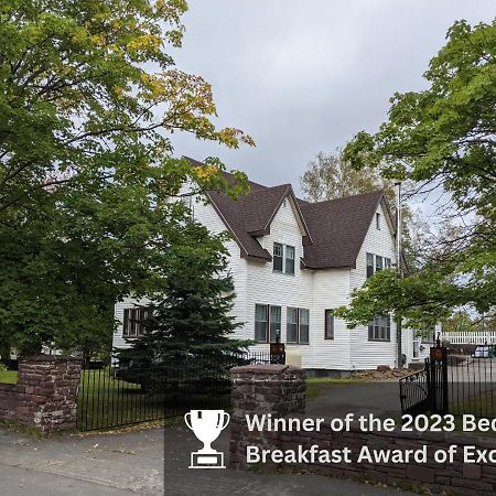 Hill Road Manor Bed & Breakfast Grand Falls-Windsor Eksteriør billede