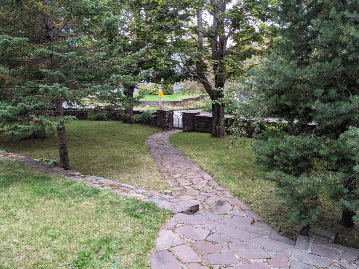 Hill Road Manor Bed & Breakfast Grand Falls-Windsor Eksteriør billede