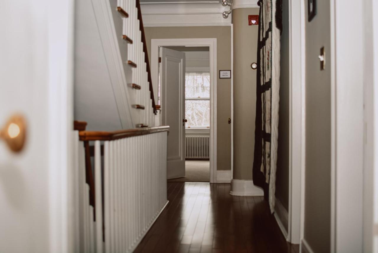 Hill Road Manor Bed & Breakfast Grand Falls-Windsor Eksteriør billede