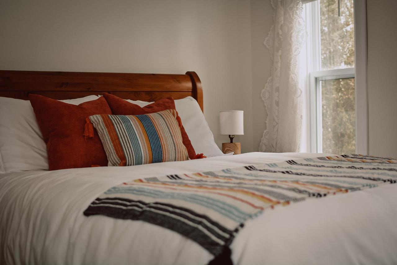 Hill Road Manor Bed & Breakfast Grand Falls-Windsor Eksteriør billede