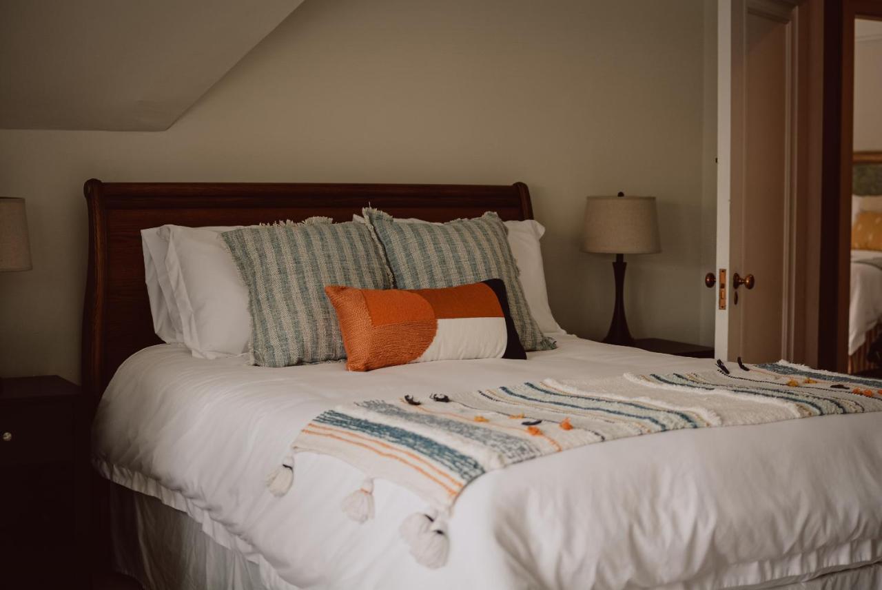 Hill Road Manor Bed & Breakfast Grand Falls-Windsor Eksteriør billede